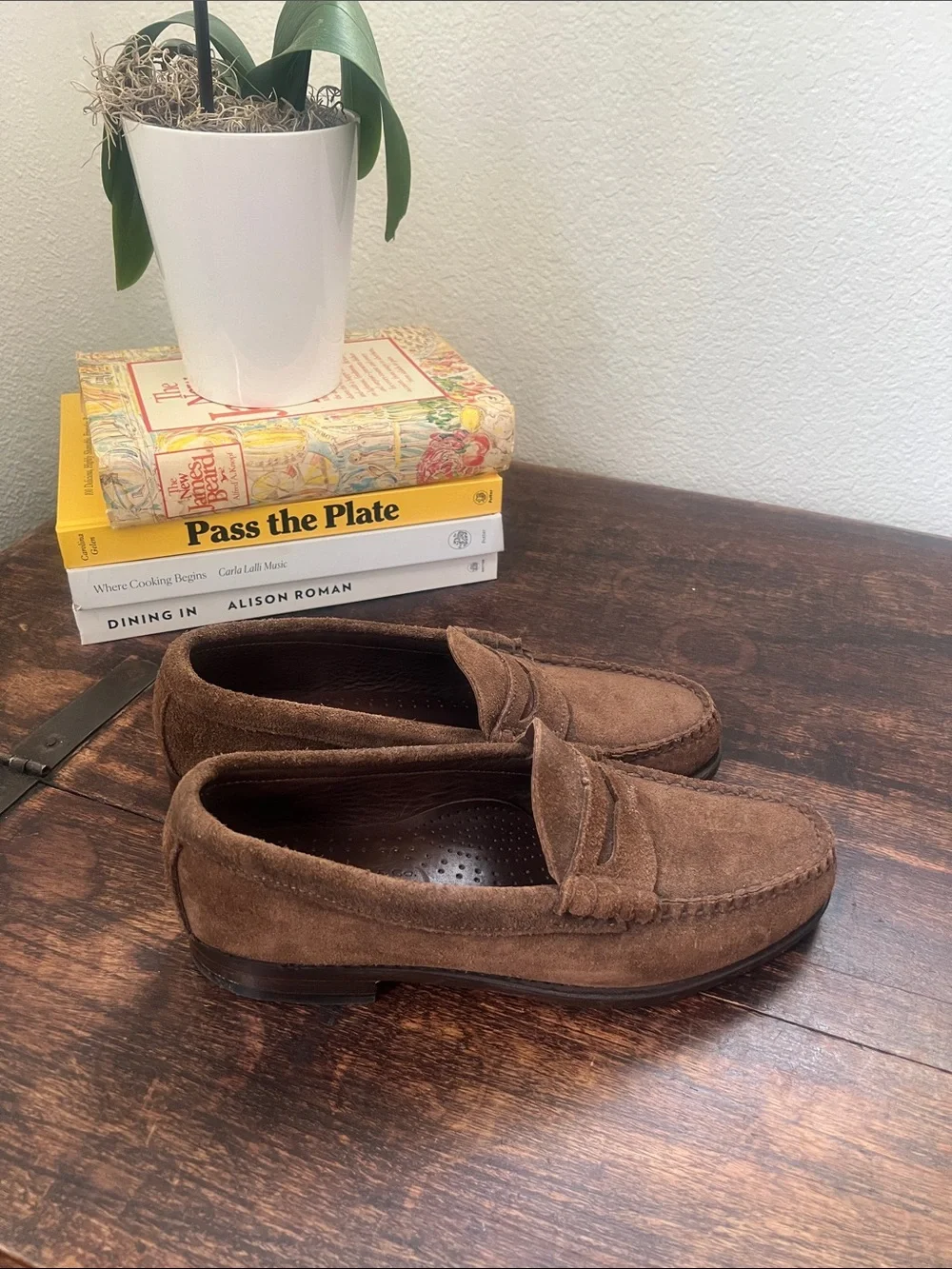 Bass Weejuns Suede Penny Loafers 7.5 EE, 9W Women